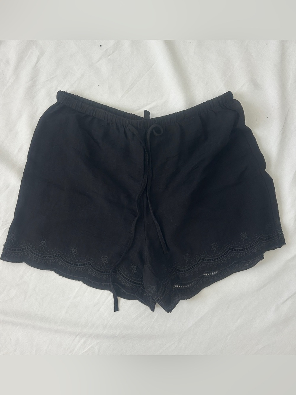 VERA MODA  Lace Trim Shorts for Summer